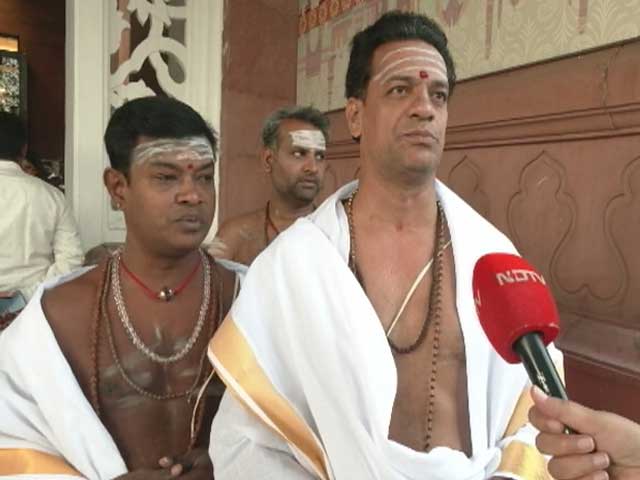 Meet Pa. Sargurunathan, The Singer Who Performed Hymns At Parliament Opening