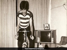 आम आदमी ही नहीं अक्षय कुमार को रिश्तेदारों के सामने करना पड़ता था परफॉर्म, एक्टर के बचपन का मजेदार किस्सा सुन नहीं रोक पाएंगे हंसी आम आदमी ही नहीं अक्षय कुमार को रिश्तेदारों के सामने करना पड़ता था परफॉर्म, एक्टर के बचपन का मजेदार किस्सा सुन नहीं रोक पाएंगे हंसी