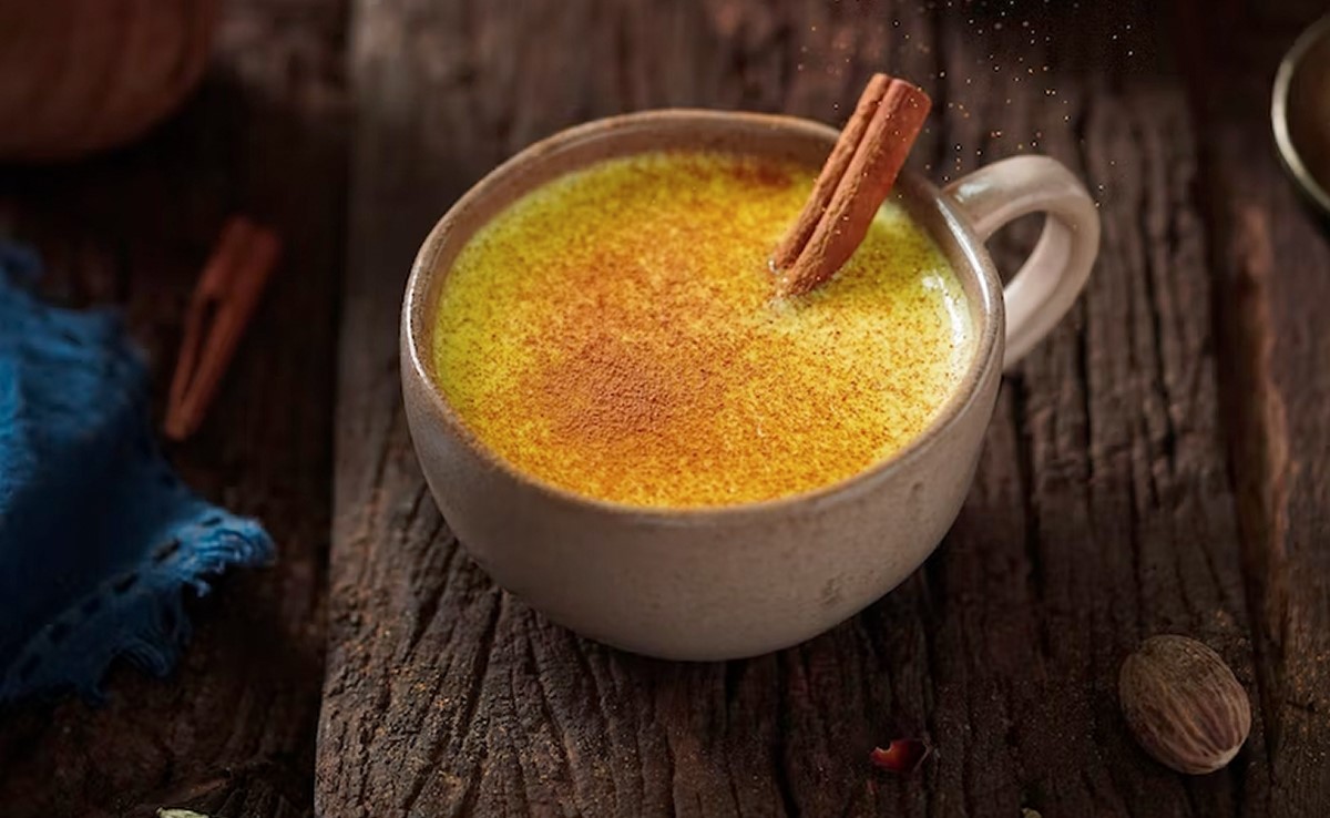 Turmeric has anti-inflammatory properties that can soothe the gut