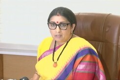 Smriti Irani's "Walking Stick" Dig At Congress Over Sengol Controversy Smriti Irani's "Walking Stick" Dig At Congress Over Sengol Controversy