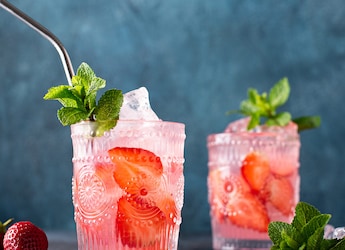 5 Refreshing Drinks That You Can Serve At Your Pool Party 5 Refreshing Drinks That You Can Serve At Your Pool Party