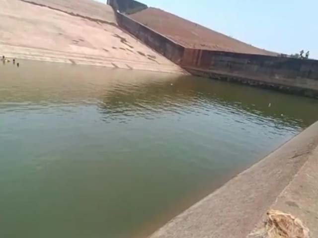 Officer Pumped Out Water For 3 Days After His Phone Fell Into Reservoir