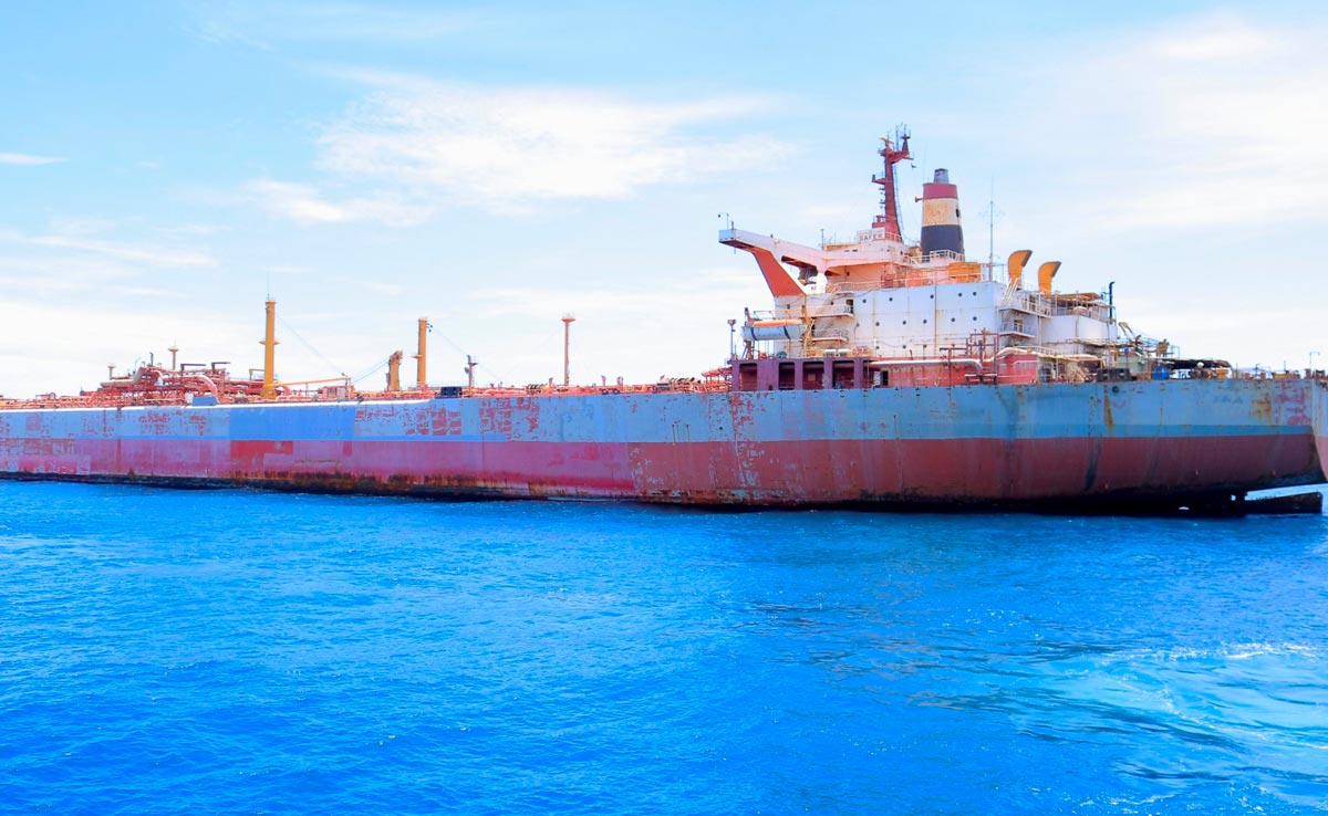 How 1.1 Million Oil Barrels Will Be Salvaged From A Decaying Tanker In Yemen