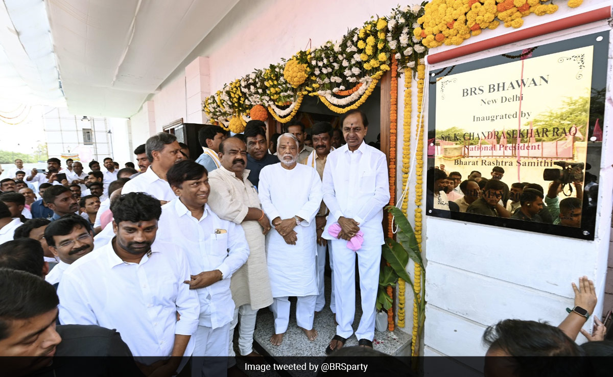 Telangana Chief Minister KCR Inaugurates Party Office In Delhi