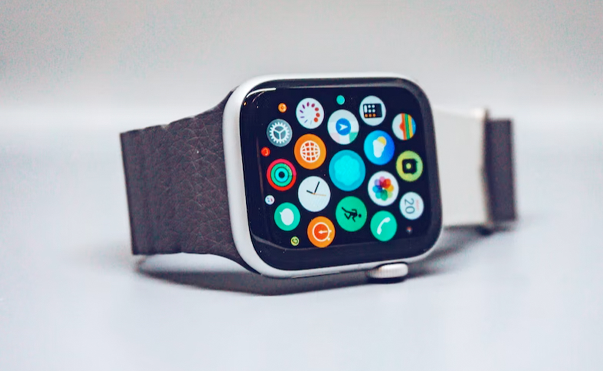 Apple Watch Dials 911, Saves New York Bicyclist's Life After Horrific Crash