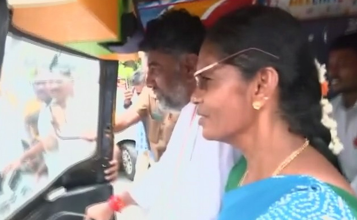 Watch: Karnataka Congress Chief DK Shivakumar Drives Auto Rickshaw