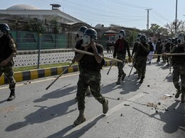 पाकिस्तान के क्वेटा में बड़ा धमाका, 25 से ज्यादा की मौत, 30  घायल पाकिस्तान के क्वेटा में बड़ा धमाका, 25 से ज्यादा की मौत, 30  घायल