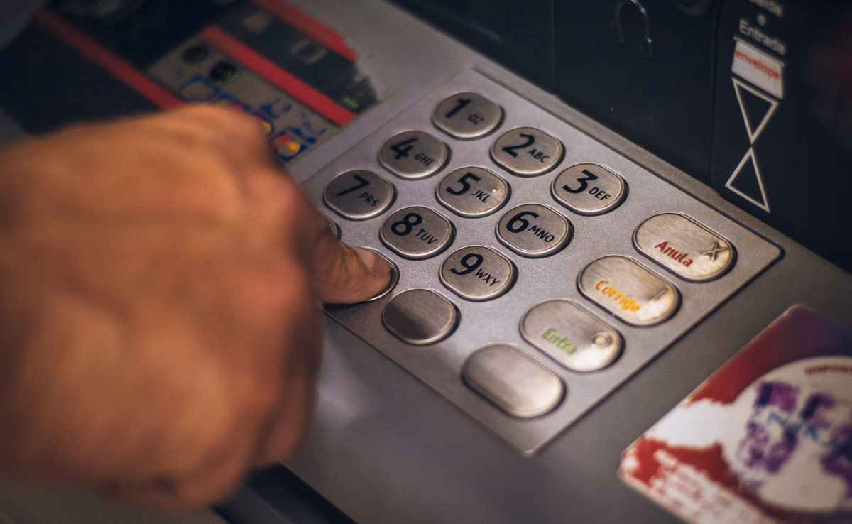 US Man Stops Bank Robbery By Hugging The Suspect: ''Love Overcomes...''