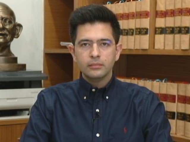 राघव चड्ढा ने अधिकारियों पर कार्रवाई के मुद्दे पर क्या कहा?