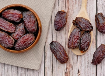 Do Dates Really Heat Up Your Body? Experts Weigh In Do Dates Really Heat Up Your Body? Experts Weigh In