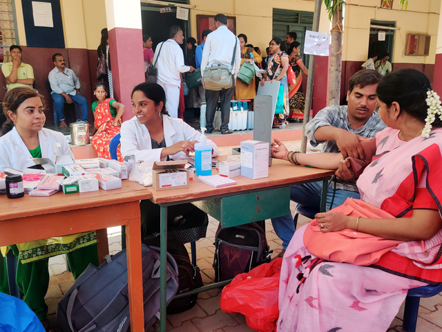 कर्नाटक में किसकी होगी जीत, बीजेपी की होगी वापसी या कांग्रेस मारेगी बाजी?