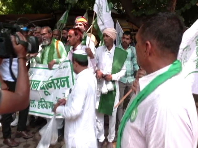 Farmers Join Wrestlers' #MeToo Protest In Delhi