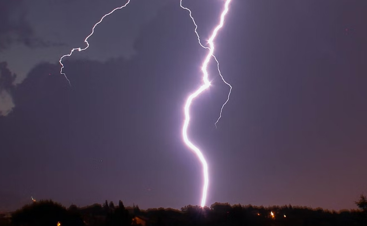 US Man Killed, Son Injured After Being Struck By Lightning While Holding Hands