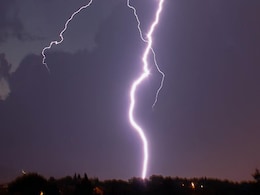 Bihar Teen Narrowly Escapes Lightning Strike While Making Reel On Rooftop Bihar Teen Narrowly Escapes Lightning Strike While Making Reel On Rooftop
