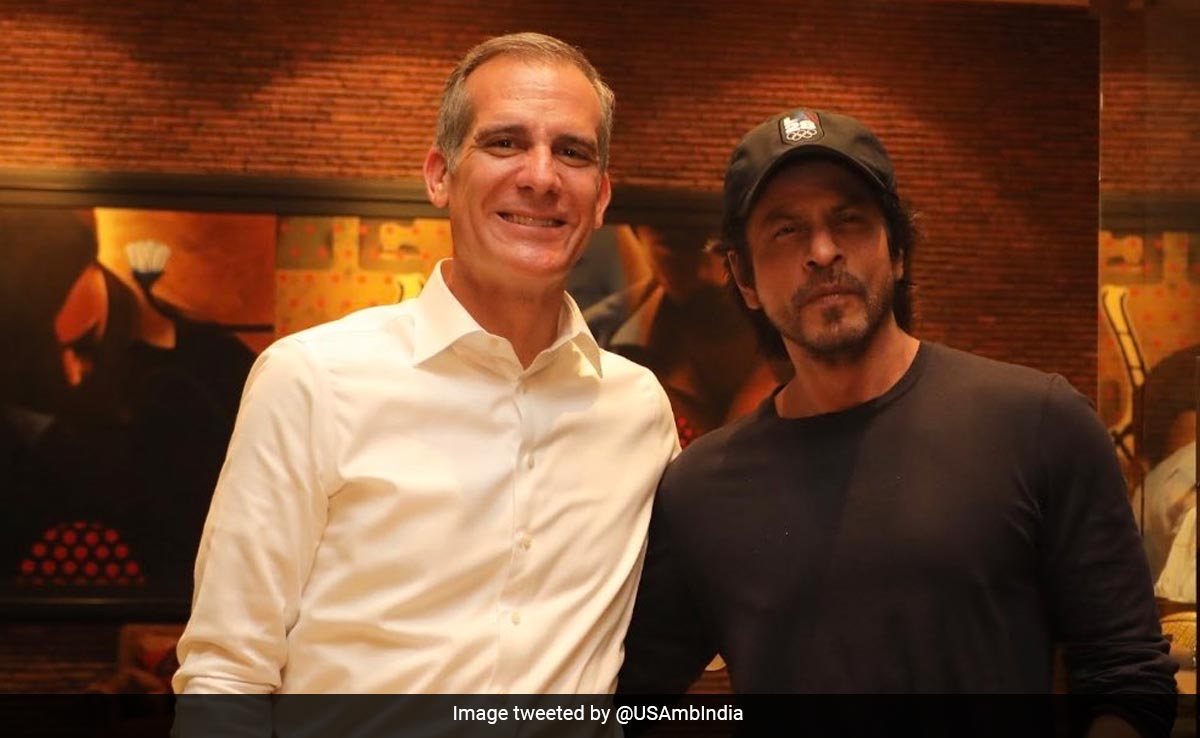 "Is It Time For My Bollywood Debut?" US Envoy Meets Shah Rukh Khan At 'Mannat'