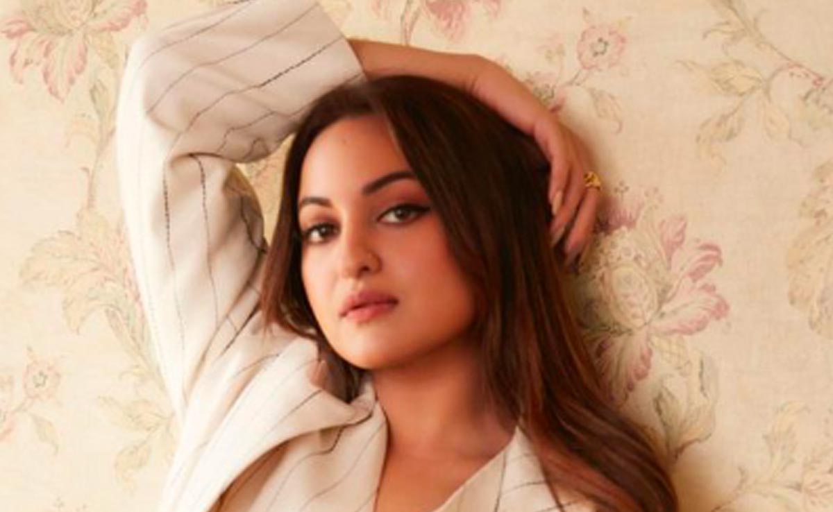 Sonakshi Sinha On <i>Rowdy Rathore</i>'s "<i>Ye Mera Maal Hai</i>" Scene: "Today, I Would Never..."