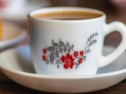 अगर आप भी बासी मुंह पीते हैं चाय तो जान लीजिए यह नुकसान, Chai से पहले पानी पीना इस कारण से है जरूरी अगर आप भी बासी मुंह पीते हैं चाय तो जान लीजिए यह नुकसान, Chai से पहले पानी पीना इस कारण से है जरूरी