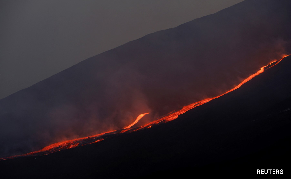 Italy's Mount Etna Eruption Spews Ash, Halts Flights