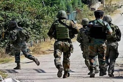 राजौरी में हुआ आतंकी हमला, आतंकियों के साथ सुरक्षा बलों की मुठभेड़, 5 जवान शहीद राजौरी में हुआ आतंकी हमला, आतंकियों के साथ सुरक्षा बलों की मुठभेड़, 5 जवान शहीद