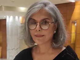 "My Friday Night..." Zeenat Aman Enjoys A Scrumptious Burger - See Pic