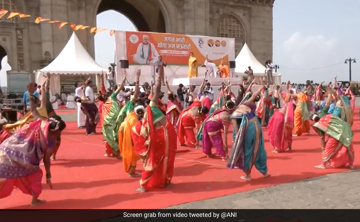 Mumbai Women Perform Yoga Wearing Traditional Maharashtrian Sarees