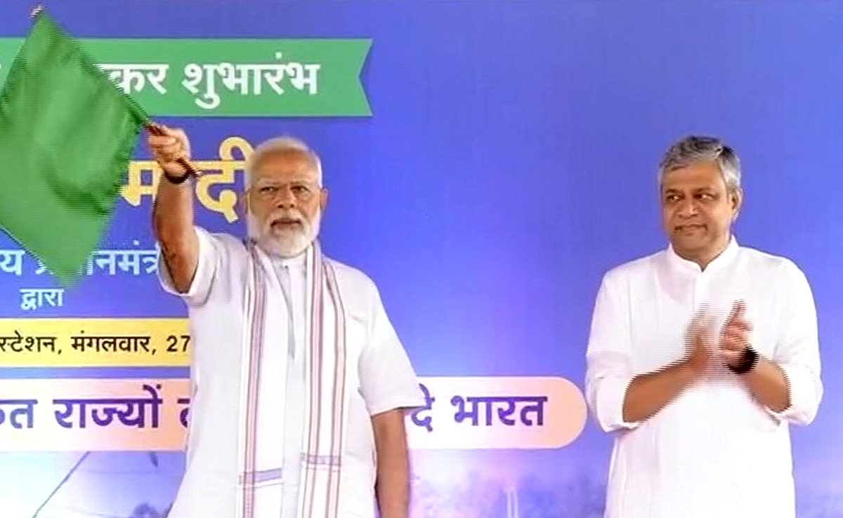 Eye On Madhya Pradesh Polls, PM Flags Off 5 Vande Bharat Trains In Bhopal
