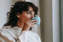Coffee पीने के हैं शौकीन, तो जान लें इसे पीने के ये फायदे Coffee पीने के हैं शौकीन, तो जान लें इसे पीने के ये फायदे