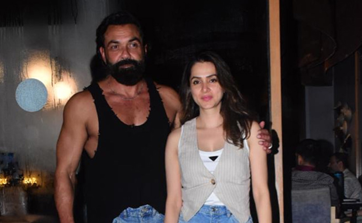 Bobby Deol's Hilarious Reply To Paparazzi Comparing His Physique To "Iron Man"