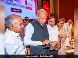 लाखों-करोड़ों के कर्ज में डूबकर चुनाव में उतरेंगी 4 राज्यों की सरकारें, नई योजनाओं की लॉन्चिंग पर उठे सवाल