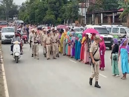 मणिपुर की सभी घटनाओं पर एजेंसियों की नजर, 6000 मामले दर्ज : सरकारी सूत्र मणिपुर की सभी घटनाओं पर एजेंसियों की नजर, 6000 मामले दर्ज : सरकारी सूत्र