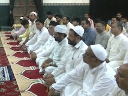 Holi and Juma Namaz: होली और जुमा पर संघर्ष टालने के लिए मुसलमानों ने उठाया बड़ा कदम, नमाज को लेकर किया ये ऐलान