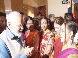 VIDEO : "ये दोस्ती हम नहीं छोड़ेंगे...", मिस्र में पीएम मोदी के स्वागत में युवती ने गाया 'शोले' का गाना VIDEO : "ये दोस्ती हम नहीं छोड़ेंगे...", मिस्र में पीएम मोदी के स्वागत में युवती ने गाया 'शोले' का गाना