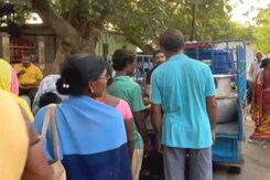 Odisha Train Tragedy: Locals Pitch In, Help With Food Odisha Train Tragedy: Locals Pitch In, Help With Food