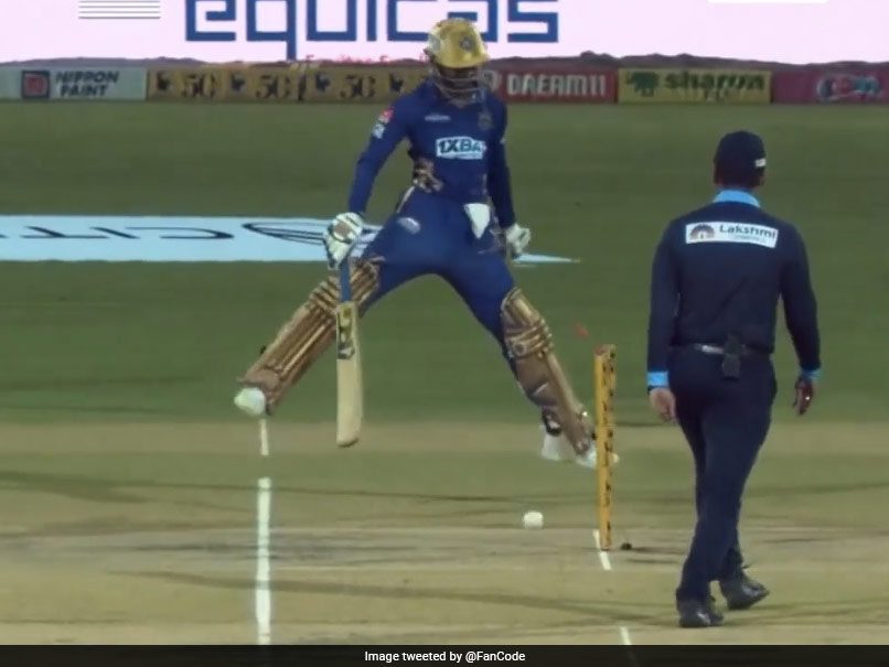 Watch: Brain Fade! Batter Is Run Out But No Appeal From Players Saves Him