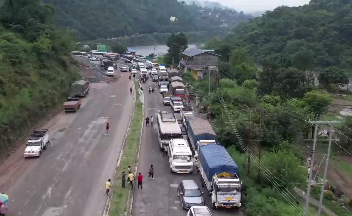 Himachal's Kullu-Mandi Road Open To One-Way Traffic