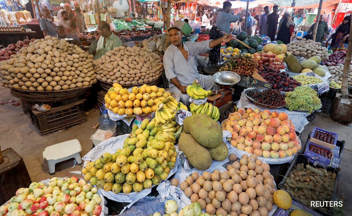 Pakistan, With Economy On Cliff Edge, To Present Budget Today