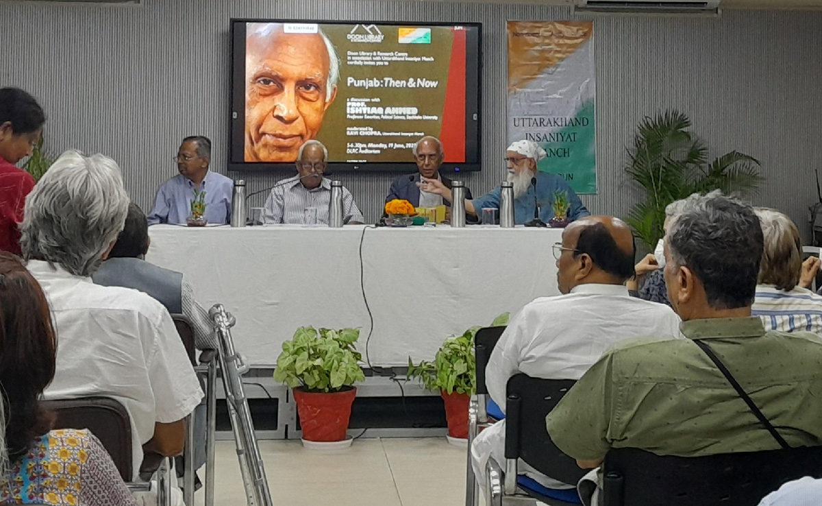 सोशल मीडिया की बेड़ियों से आजादी दिलाती दून लाइब्रेरी, अभी यहां चल रहा माउंटेन फिल्म फेस्ट