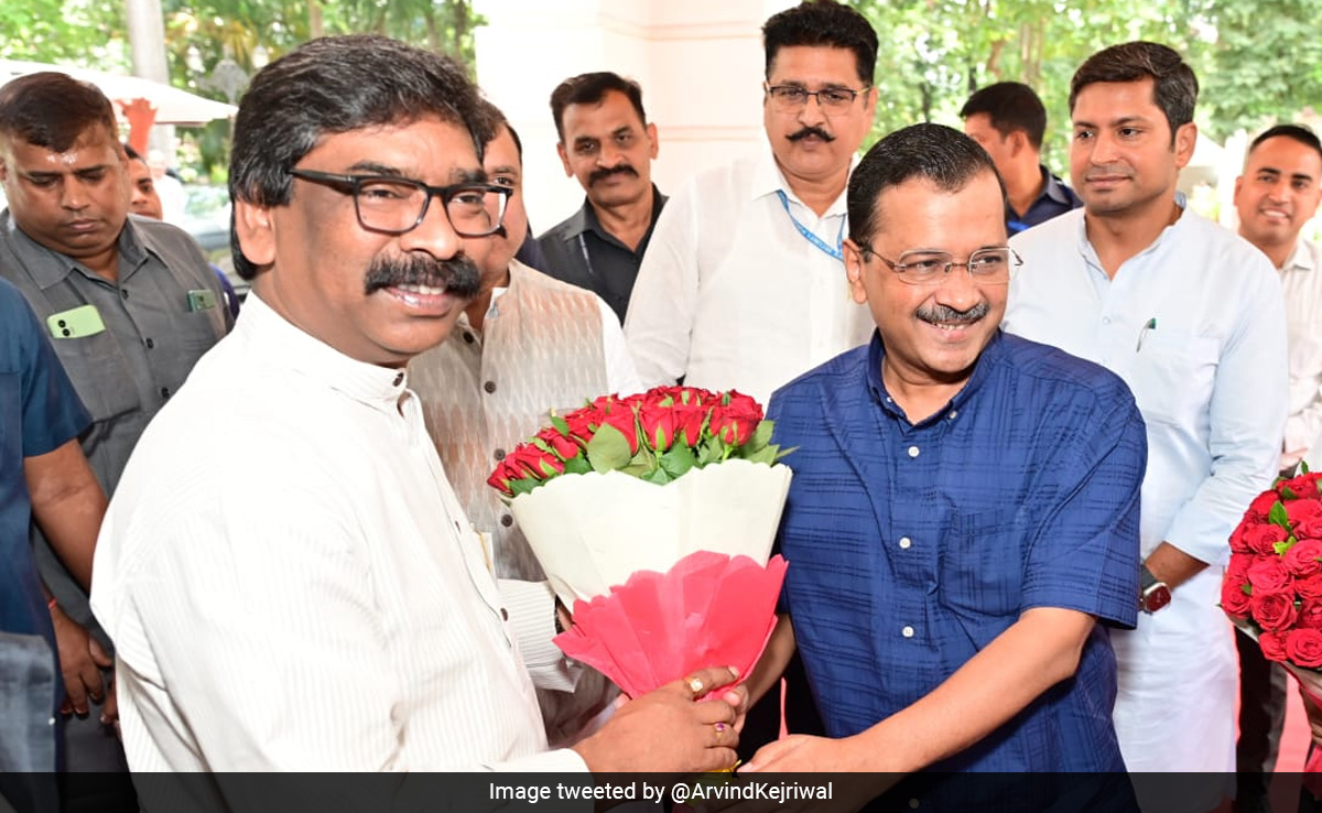 Hemant Soren's Party To Support AAP In Opposing Delhi Postings Order
