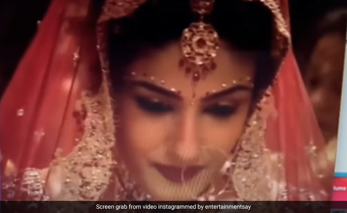 ना हेवी मेकअप, ना कोई ड्रामा...सादगी में बेहद खूबसूरत लगी थीं रवीना टंडन, शादी का VIDEO देख लोग बोले- ये होती है दुल्हन