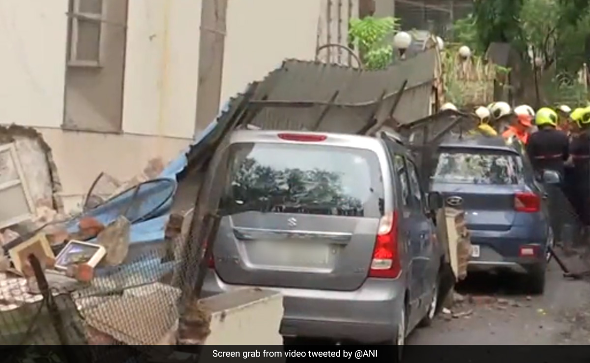 2 Bodies Recovered From Debris Of Mumbai Building That Collapsed Due To Rain