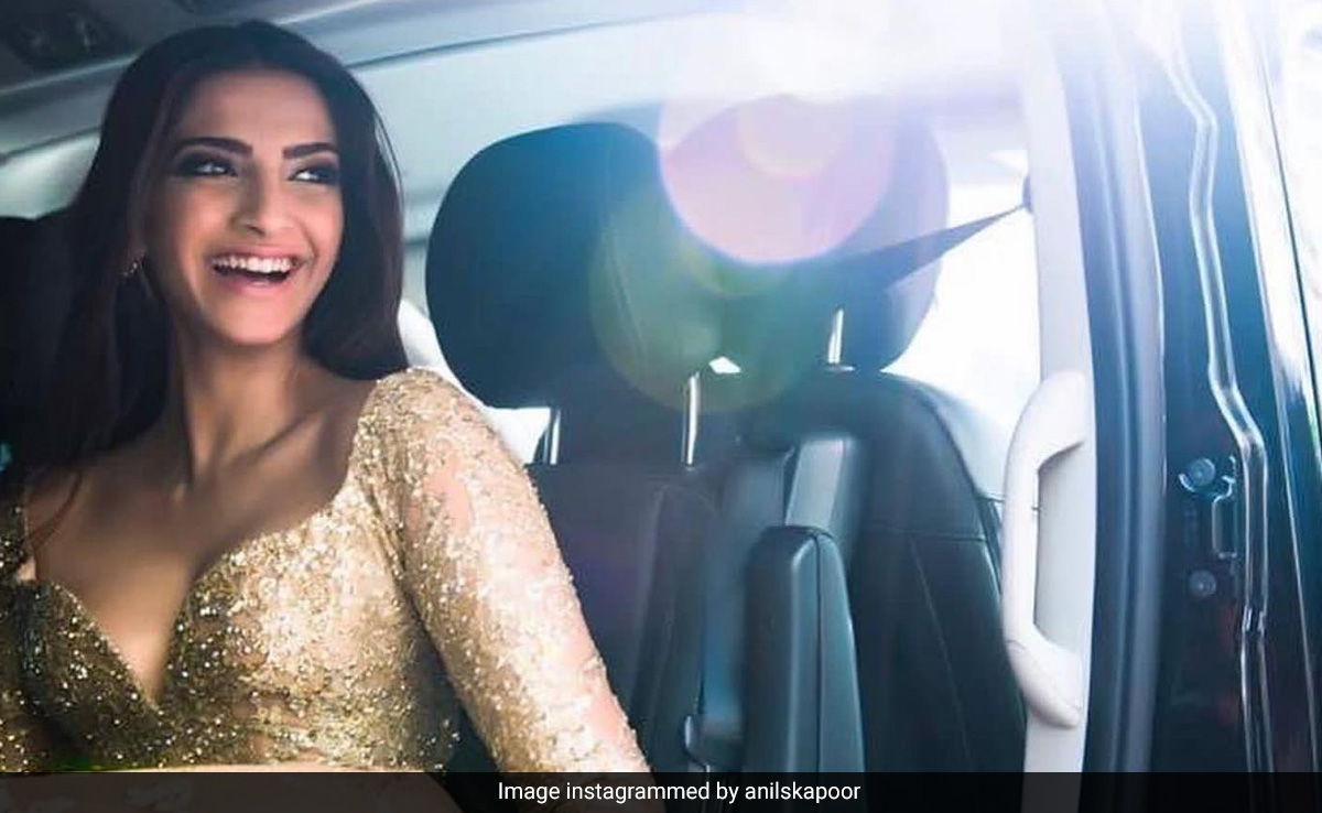 "Our Home Feels Empty Without You," Anil Kapoor Writes In Birthday Note For Daughter Sonam