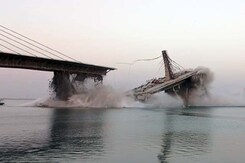 Video: Massive 4-Lane Bridge Falls Like A House Of Cards In Bihar Video: Massive 4-Lane Bridge Falls Like A House Of Cards In Bihar
