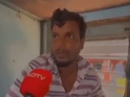 Odisha train accident : ट्रेन हादसे में गुम हुए अपनों की तलाश में भटक रहे लोग Odisha train accident : ट्रेन हादसे में गुम हुए अपनों की तलाश में भटक रहे लोग