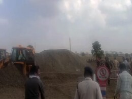 मध्य प्रदेश के सीहोर में 300 फीट गहरे बोरवेल में गिरी ढाई साल की बच्ची, बचाव अभियान जारी  मध्य प्रदेश के सीहोर में 300 फीट गहरे बोरवेल में गिरी ढाई साल की बच्ची, बचाव अभियान जारी