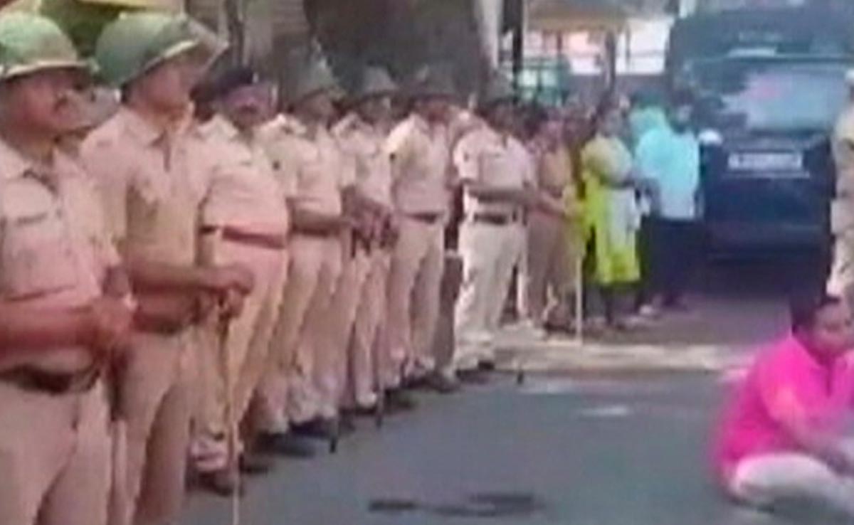 औरंगज़ेब, टीपू सुल्तान पर सोशल मीडिया पोस्ट को लेकर महाराष्ट्र के कोल्‍हापुर में तनाव