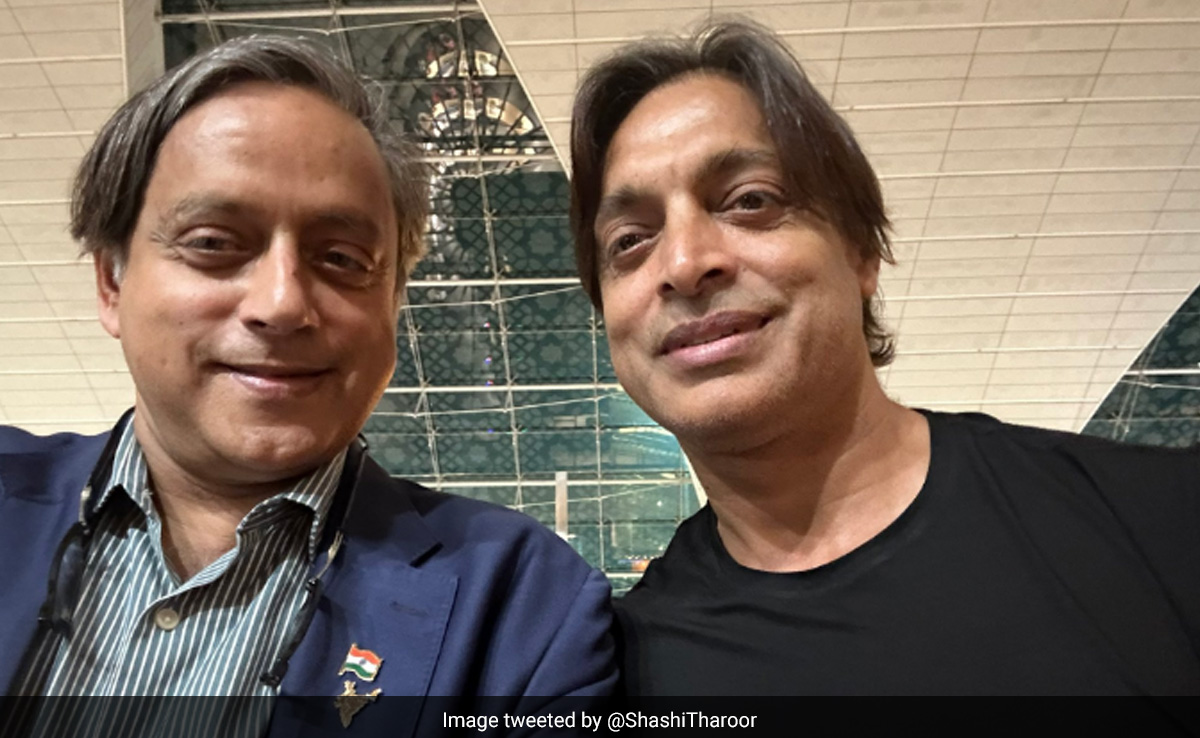 ''...When He Said Hello'': Shashi Tharoor's Selfie Moment With Shoaib Akhtar At Dubai Airport