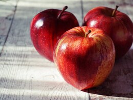 इन 4 लोगों को भूलकर भी सुबह नहीं खाना चाहिए खाली पेट सेब, हो सकती है ये परेशानियां इन 4 लोगों को भूलकर भी सुबह नहीं खाना चाहिए खाली पेट सेब, हो सकती है ये परेशानियां