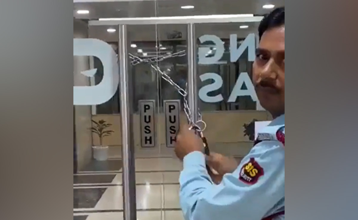 Gurugram Firm 'Blocks' Employees From Leaving Office. Then A Clarification