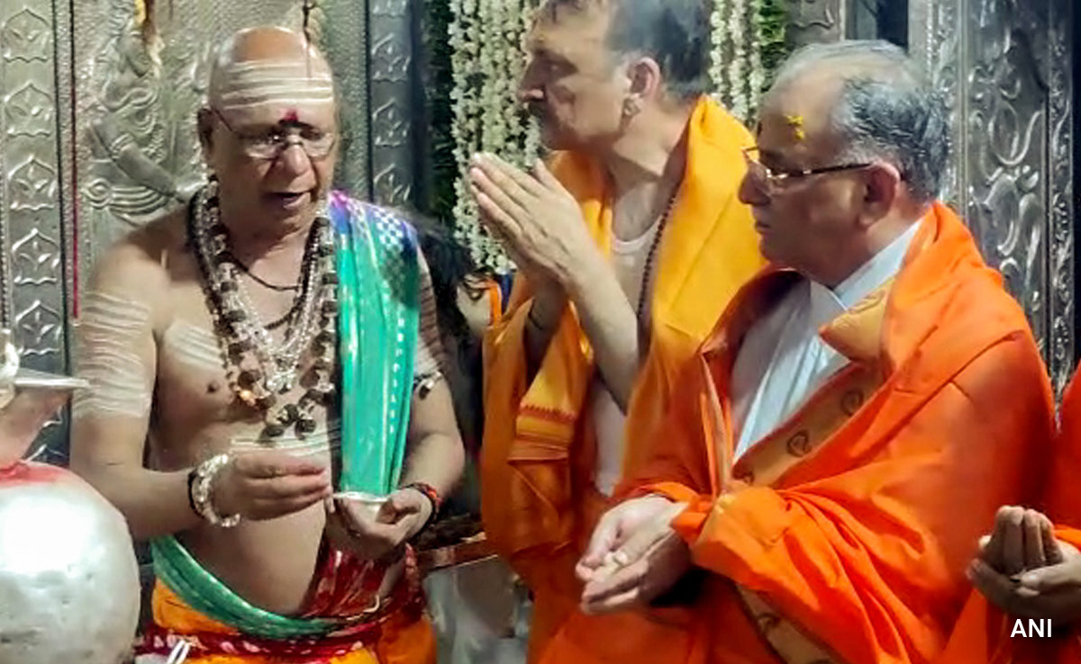 Nepal PM Offers Prayers At Mahakaleshwar Temple In Madhya Pradesh