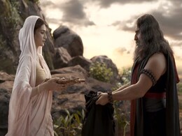 <i>Adipurush</i> Action Trailer: Watch Out Saif Ali Khan, Prabhas Is Coming For You <i>Adipurush</i> Action Trailer: Watch Out Saif Ali Khan, Prabhas Is Coming For You